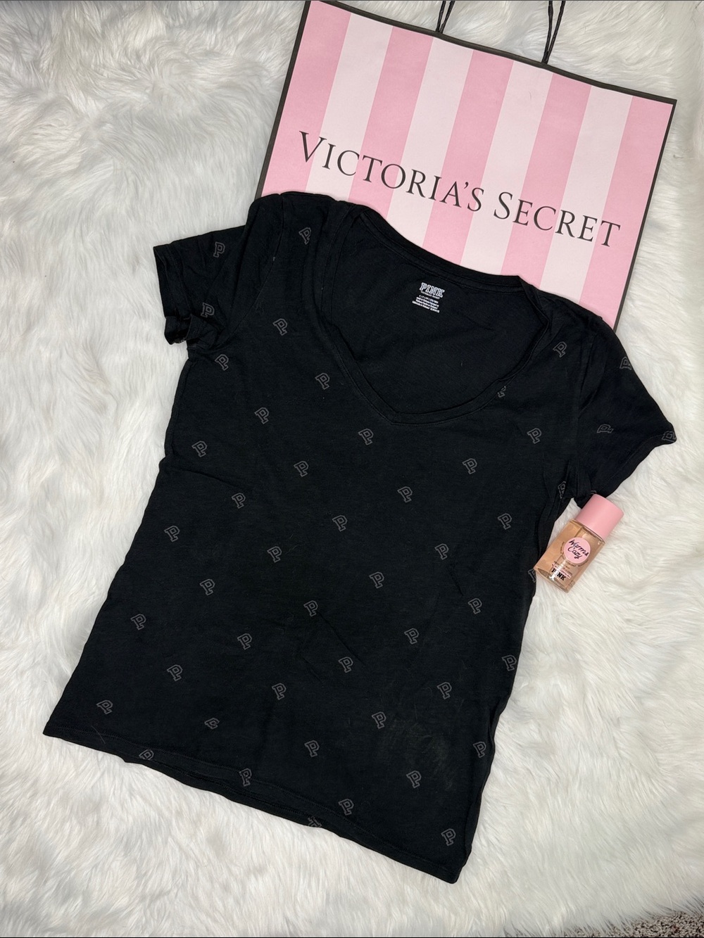 ⭐️2/$20⭐️ PINK EVERYDAY tee black print Small S